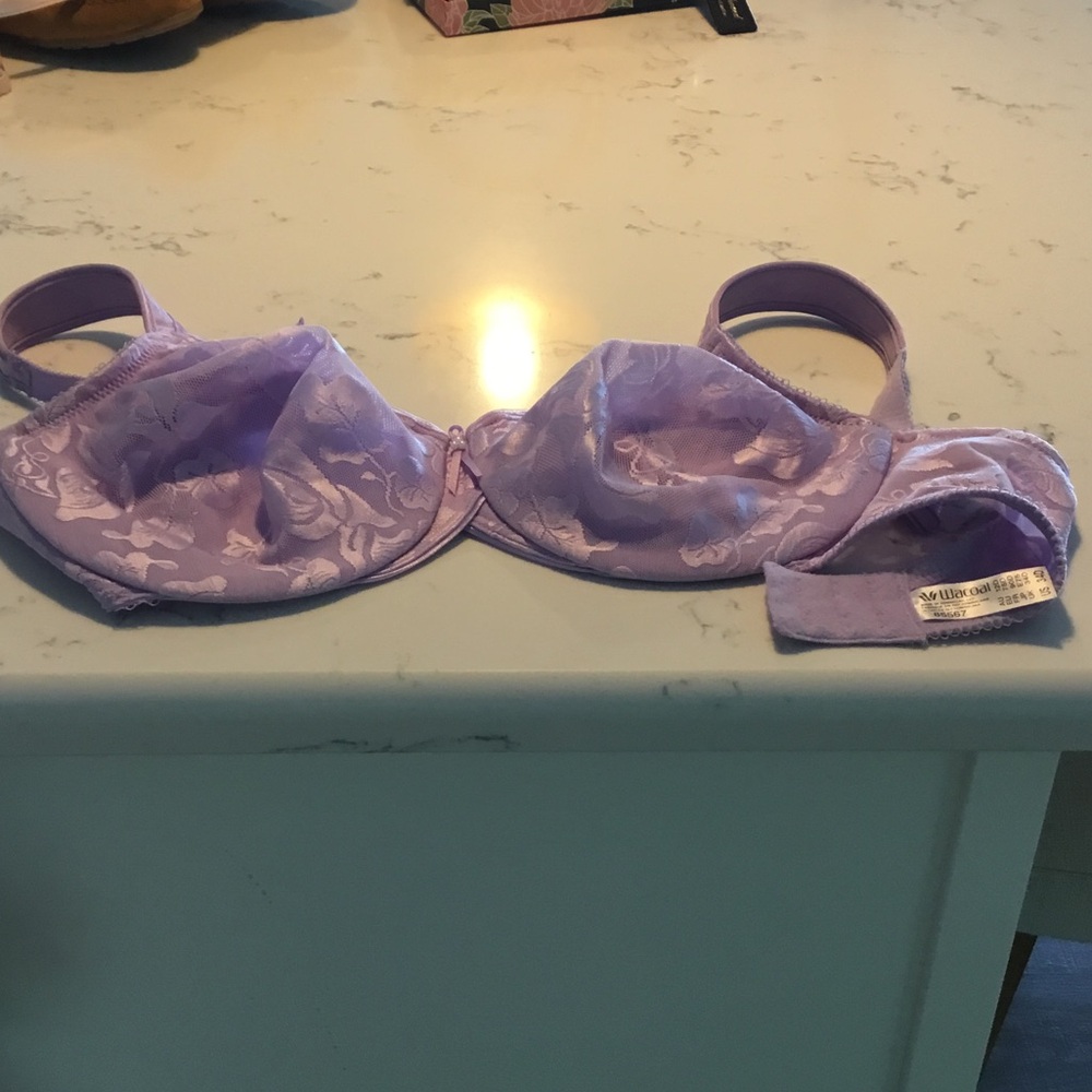 Beautiful lavender Wacoal bra never worn